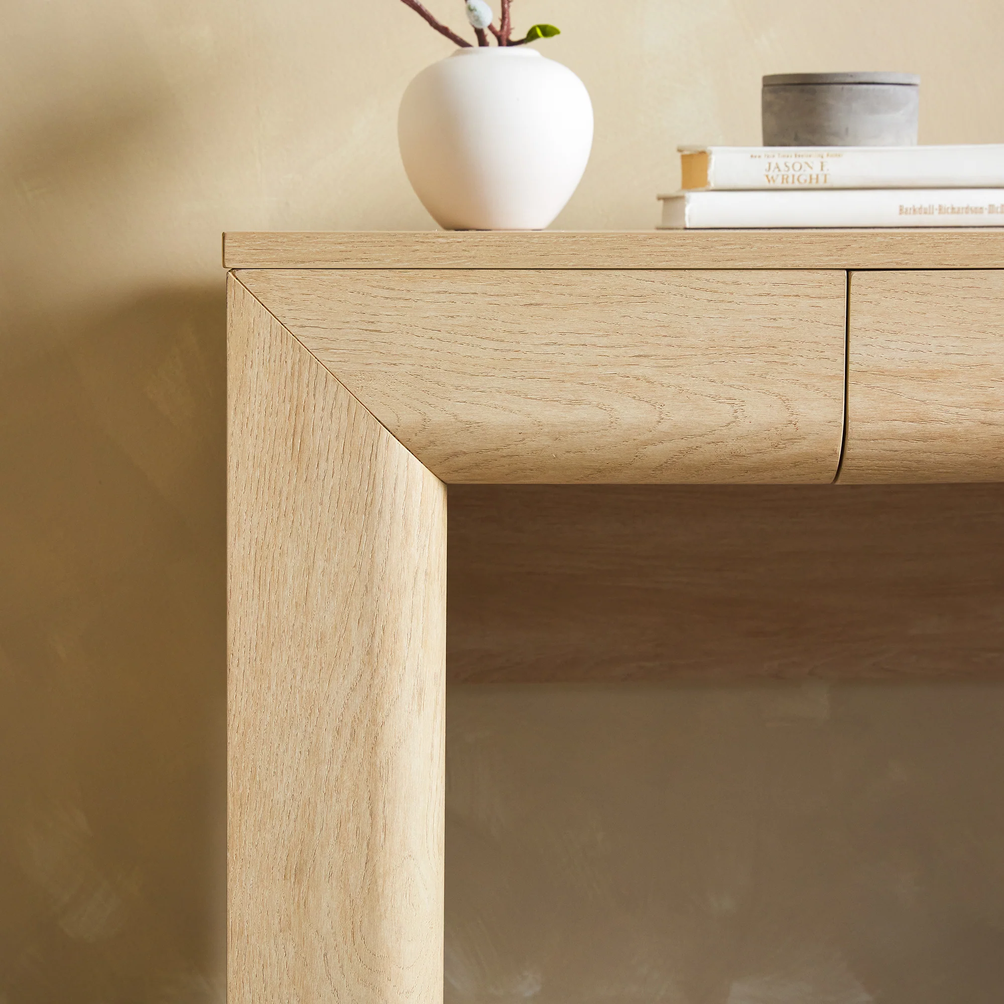 Amira Modern Curve Writing Desk - Image 7