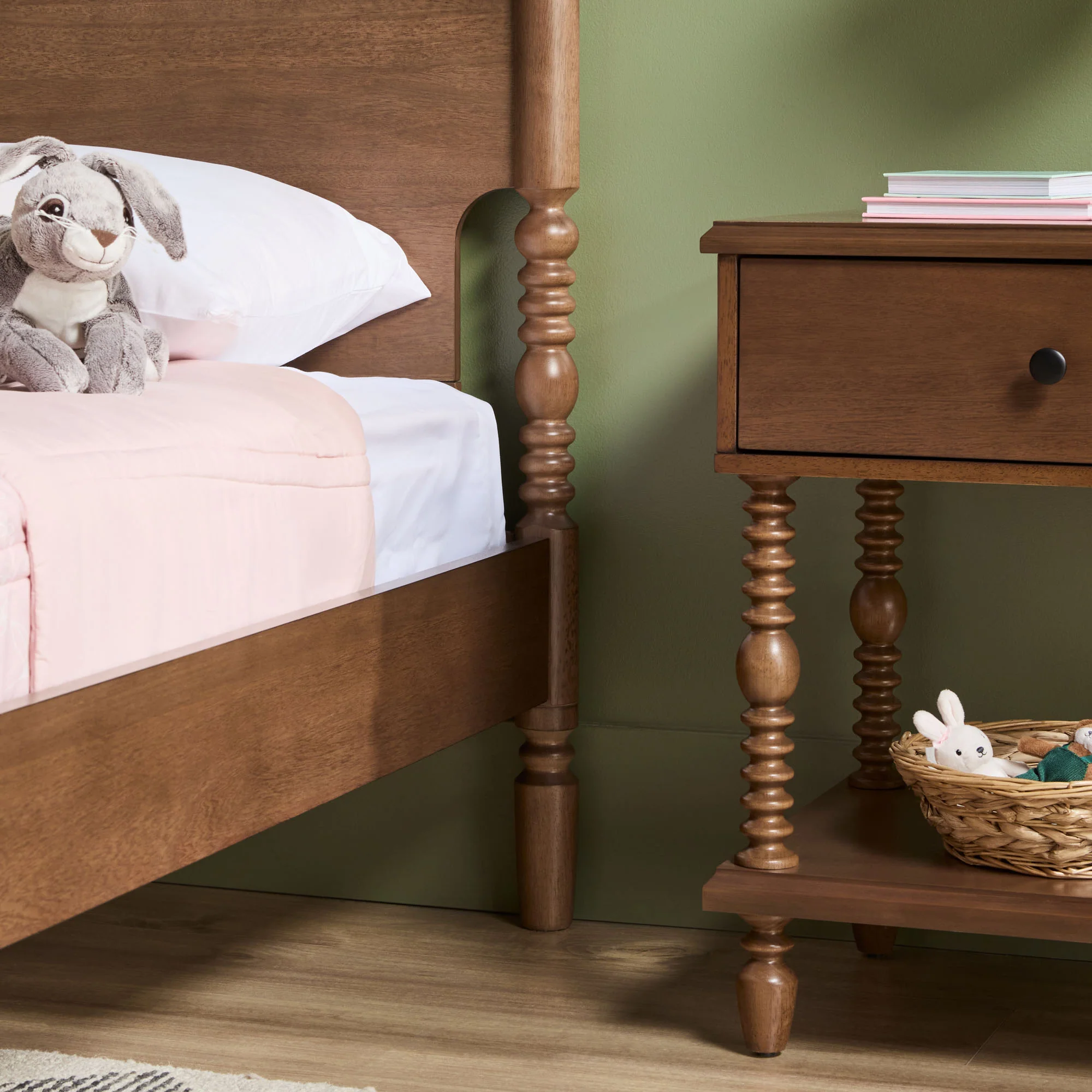 Traditional Vivienne Easy Assembly Solid Wood Twin Bedframe - Image 10