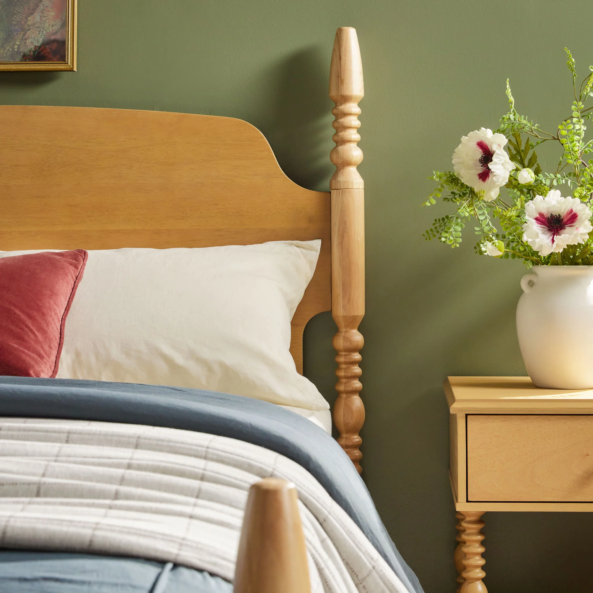 Traditional Vivienne Easy Assembly Solid Wood Bed - Image 27