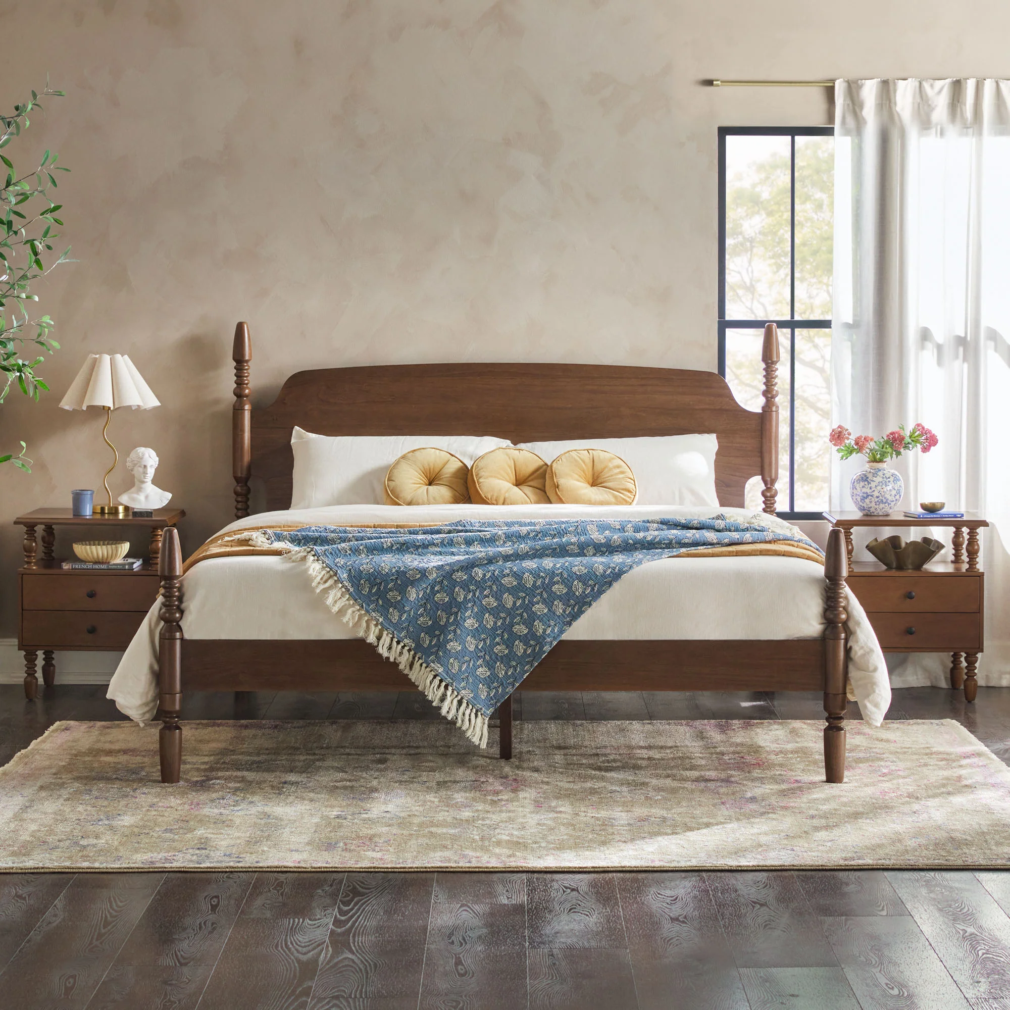 Traditional Vivienne Easy Assembly Solid Wood Bed - Image 4